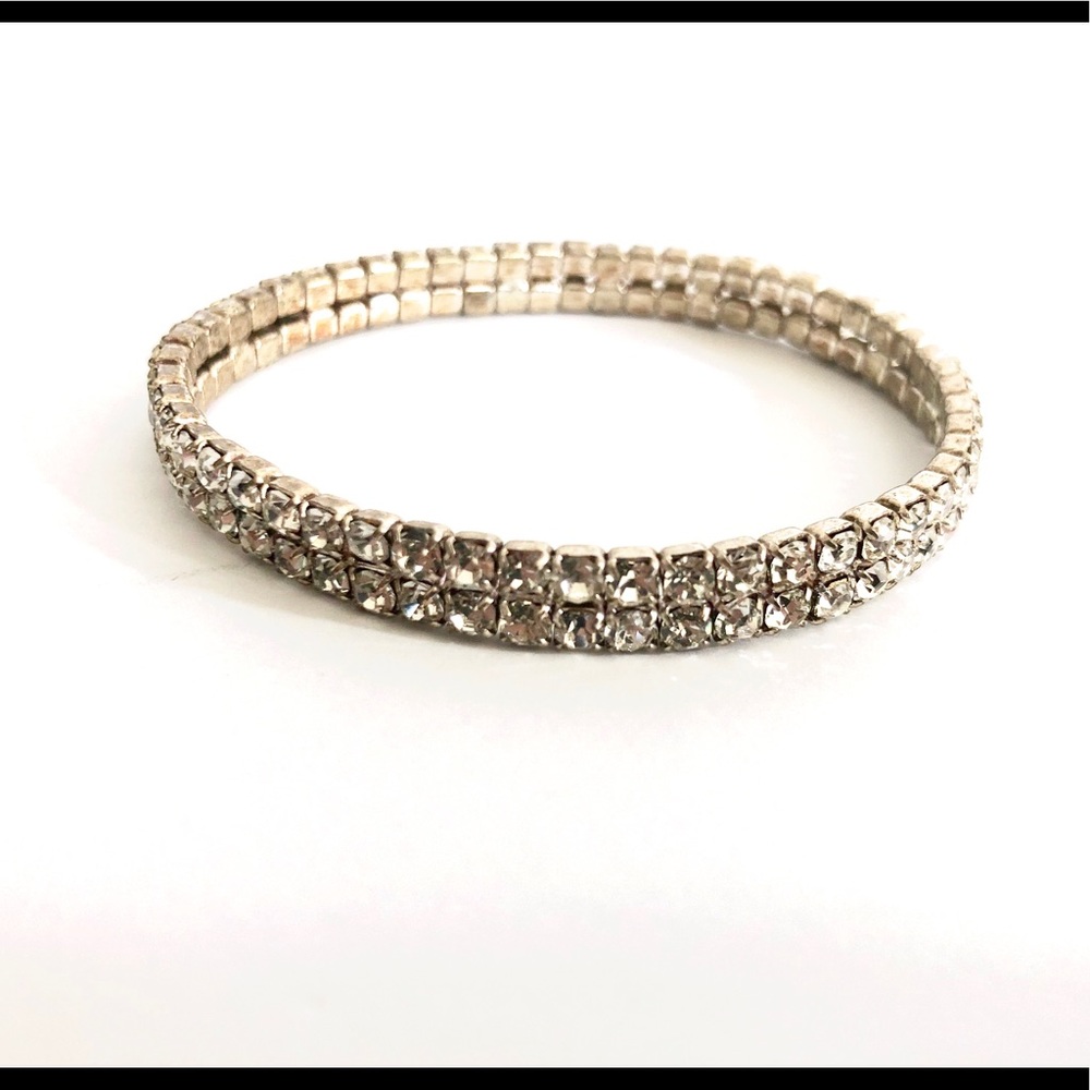 Stretchy rhinestone bracelet  💁🏻‍♀️